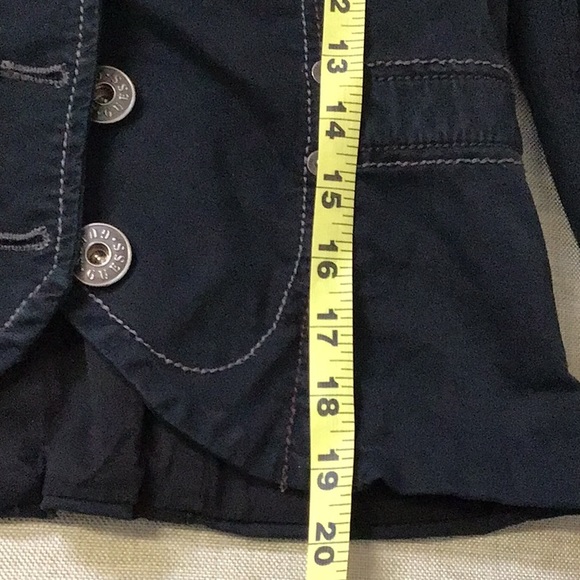 Guess Jeans VGUC unique black jean jacket, 3 button up, buttons on sleeves - Picture 13 of 16
